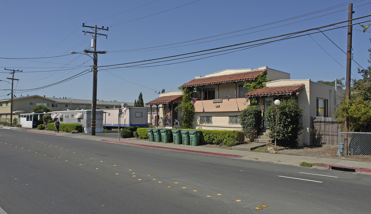 2425 Church Ln in San Pablo, CA - Building Photo