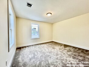 13 Dalby St, Unit 2 in Newton, MA - Building Photo - Building Photo