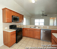 2935 Candleside Dr in San Antonio, TX - Foto de edificio - Building Photo