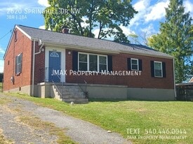 2620 Springhill Dr NW in Roanoke, VA - Building Photo