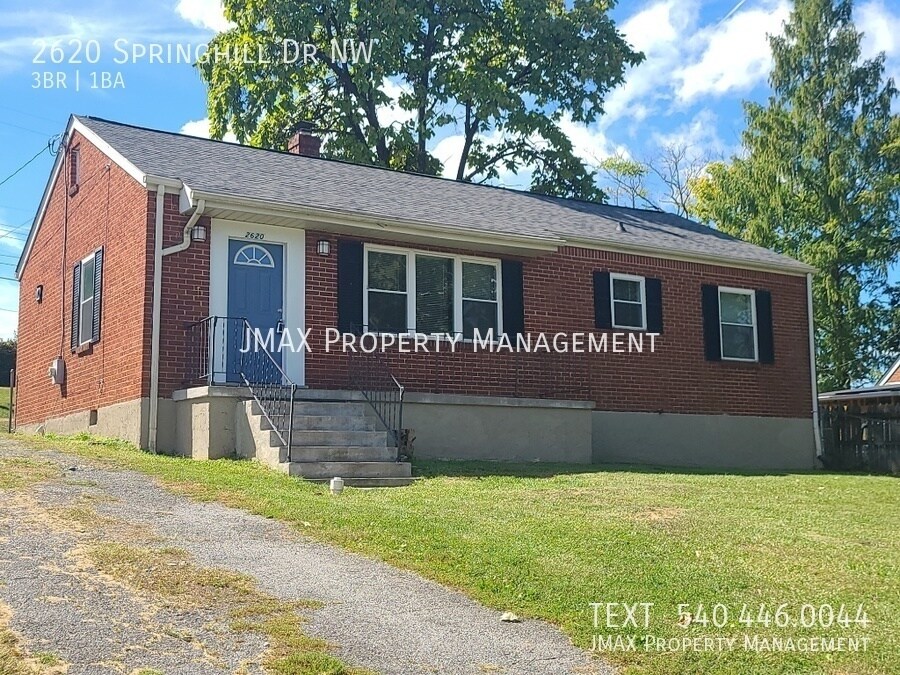 2620 Springhill Dr NW in Roanoke, VA - Building Photo