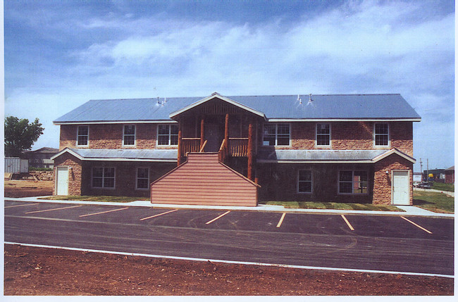 Rock Ridge Apartments in Tonganoxie, KS - Foto de edificio - Building Photo