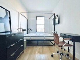 Furnished room/NOT APARTMENT in Brooklyn, NY - Building Photo