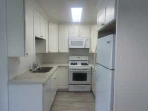 LUXURY LIVING AT AN AFFORDABLE PRICE in Los Angeles, CA - Building Photo - Building Photo