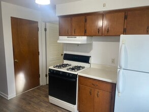 2516 W Newman Pkwy in Peoria, IL - Building Photo - Building Photo