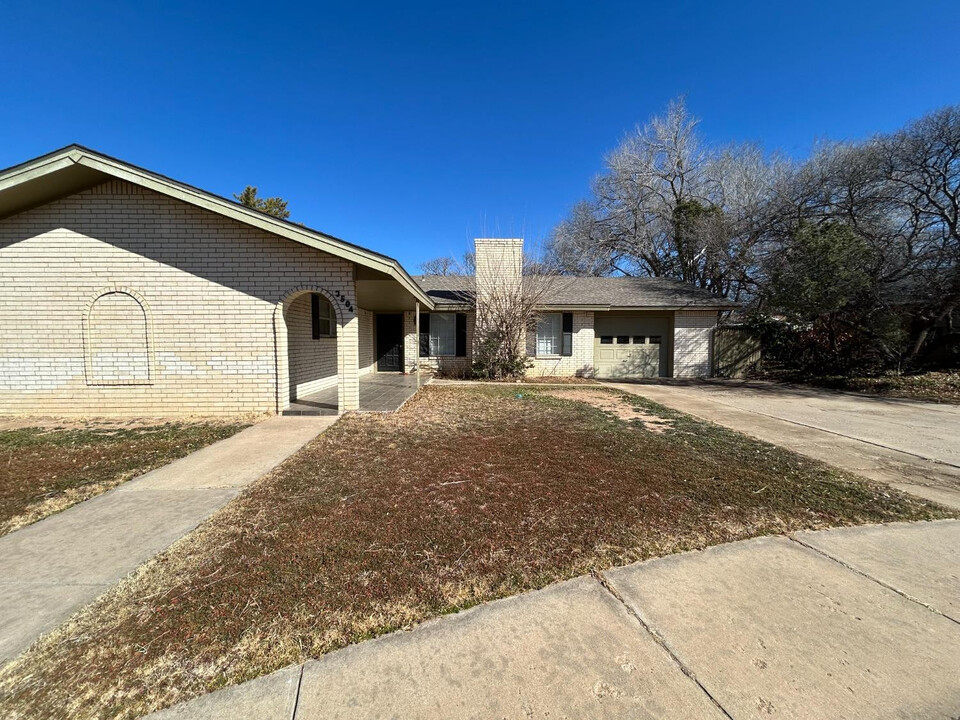 3504 84th St in Lubbock, TX - Building Photo