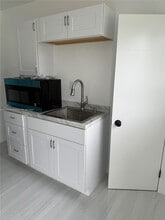 800 NW 96th St in Miami, FL - Building Photo - Building Photo