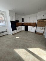 98 Broughton Ave in Bloomfield, NJ - Building Photo