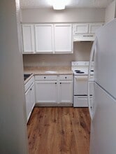 1744 Cedar Lake Dr, Unit D in Baton Rouge, LA - Building Photo - Building Photo