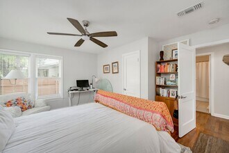 5000 Lynndale Dr in Austin, TX - Building Photo - Building Photo