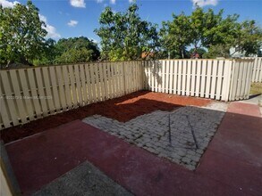 5834 NW 21st St in Lauderhill, FL - Building Photo - Building Photo