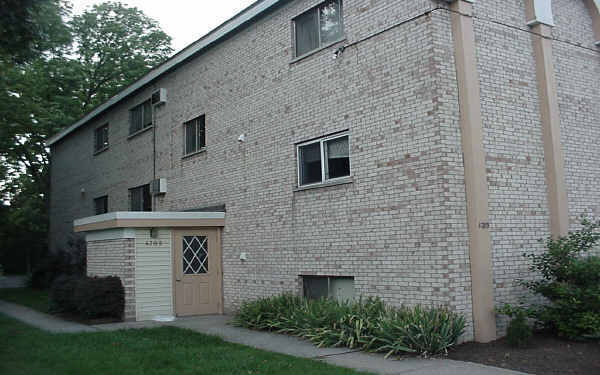 4789 Ridge Ave in Cincinnati, OH - Building Photo