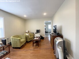 2 Wyman Pl, Unit 3 Apartamentos