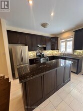 21 Spruce Pine Cres in Vaughan, ON - Building Photo - Building Photo
