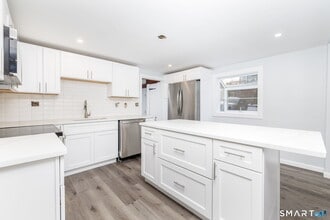 153 Gridley St in Bristol, CT - Building Photo - Building Photo