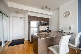 891 Bay St. in Toronto, ON - Building Photo - Building Photo