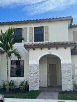 11885 SW 245 Ter in Princeton, FL - Building Photo