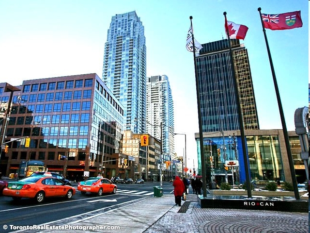 Quantum in Toronto, ON - Building Photo - Building Photo