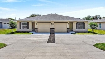 32629 Vista Ave in Leesburg, FL - Building Photo