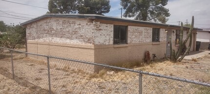 1334 S Rosemont Ave in Tucson, AZ - Building Photo - Building Photo
