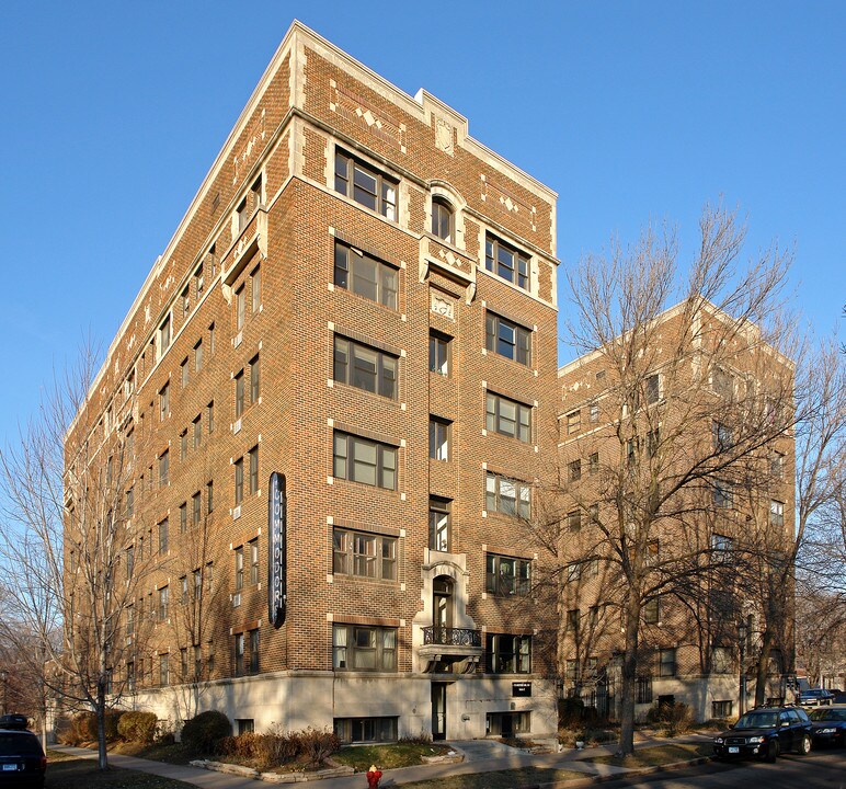 The Commodore Condominium in St. Paul, MN - Building Photo