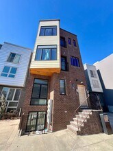 932 N Marshall St in Philadelphia, PA - Building Photo - Building Photo