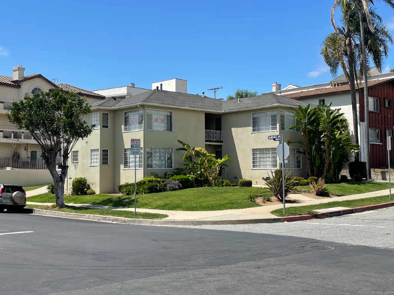 7021 Glasgow Ave in Los Angeles, CA - Building Photo