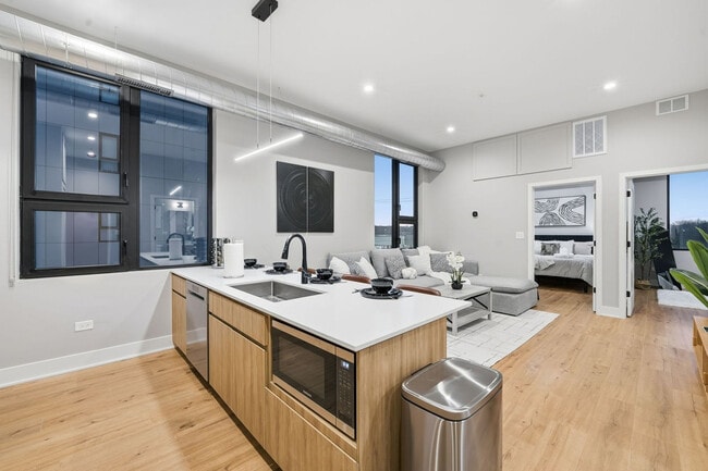 6044 N Winthrop Ave in Chicago, IL - Foto de edificio - Building Photo