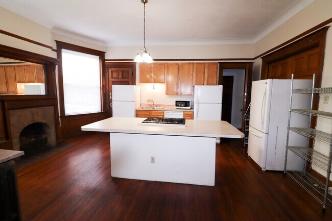 2705 Eden Ave, Unit 2 in Cincinnati, OH - Building Photo - Building Photo