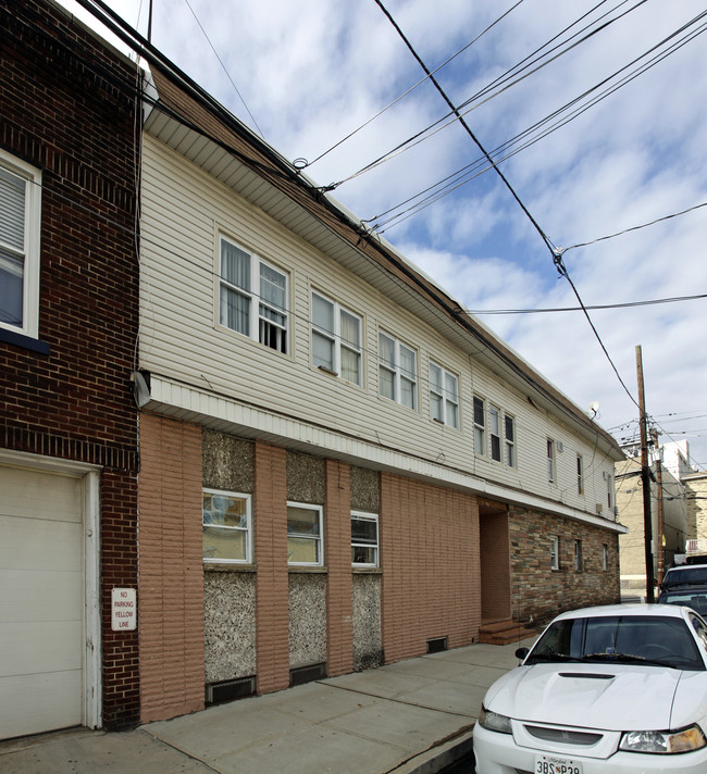 151 62nd St in West New York, NJ - Building Photo - Building Photo