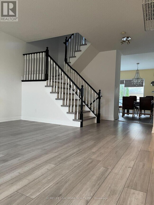 74 Bassett Ave in Richmond Hill, ON - Building Photo - Building Photo