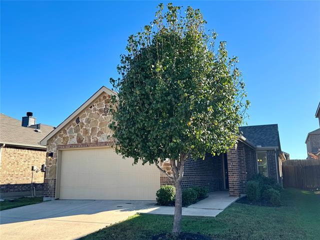 8920 Tenderfoot Ln in Aubrey, TX - Building Photo