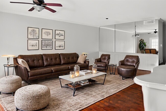 property at 562 Wilcrest Dr