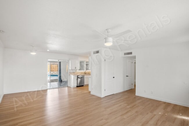 2370 Havasupai Blvd in Lake Havasu City, AZ - Building Photo - Building Photo