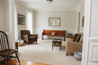 605 Lake Medlock Dr in Alpharetta, GA - Building Photo - Building Photo
