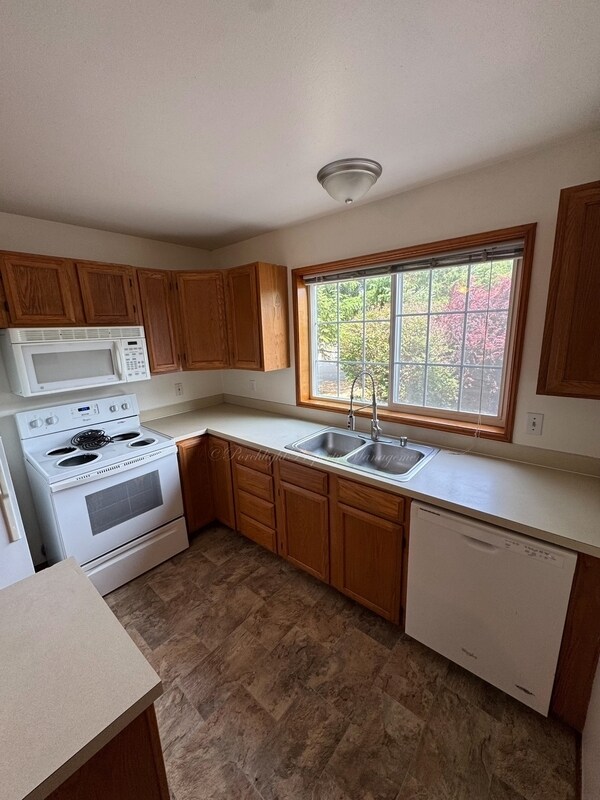 1343 Pacific St in Bellingham, WA - Building Photo - Building Photo
