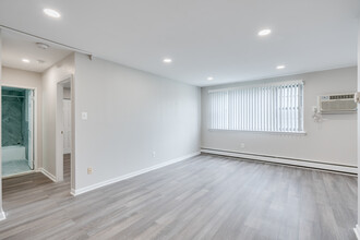 Northeast Apartments in Philadelphia, PA - Building Photo - Interior Photo