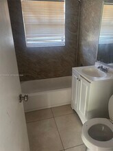 611 S 24th Ave in Hollywood, FL - Building Photo - Building Photo