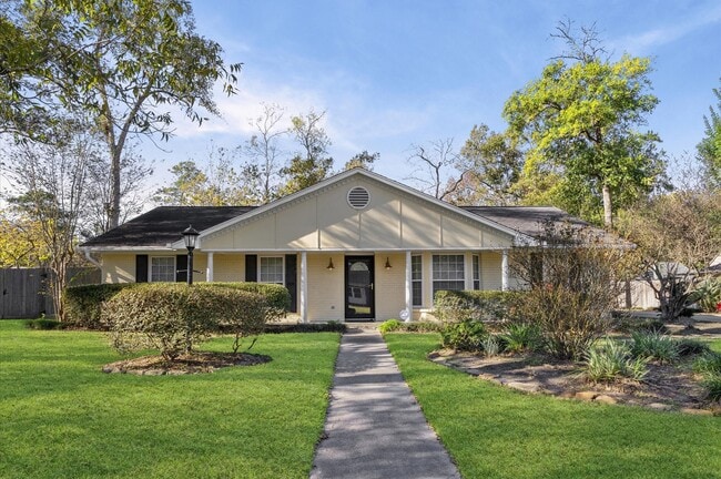 property at 25 Little John Ln