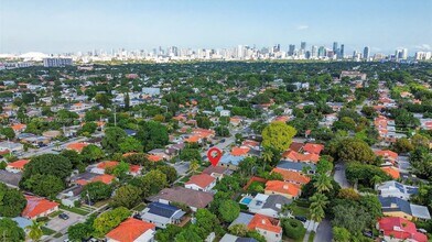 2464 SW 19th St in Miami, FL - Building Photo - Building Photo
