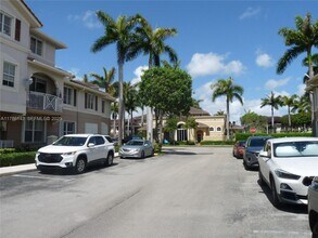 8980 W Flagler St in Miami, FL - Foto de edificio - Building Photo