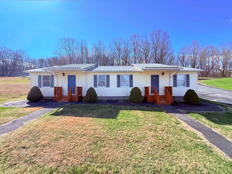 13749 Heath Brothers Dr in Glade Spring, VA - Building Photo