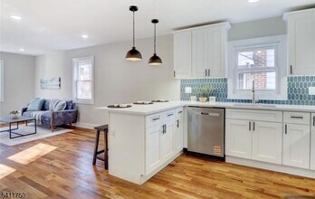 495 S Clinton St in East Orange, NJ - Building Photo - Building Photo