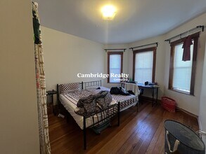 346 Faneuil St, Unit 2B in Boston, MA - Building Photo - Building Photo