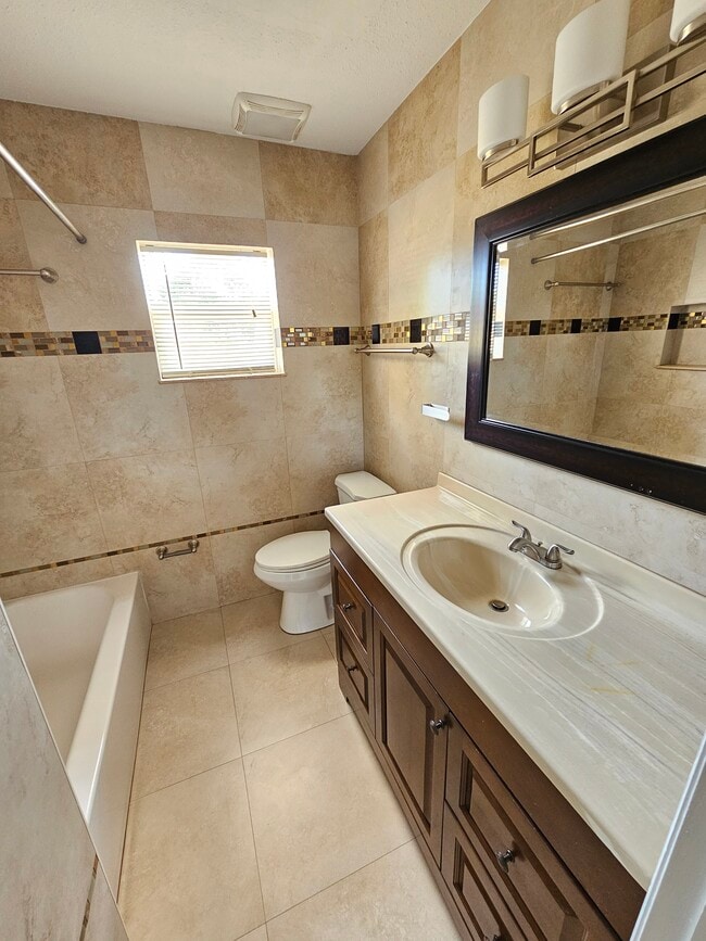 5630 Dartmouth Ave N in St. Petersburg, FL - Building Photo - Building Photo