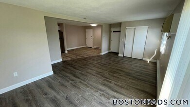 310 Thompson Rd in Webster, MA - Building Photo - Building Photo