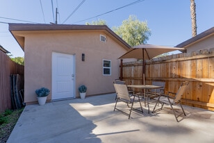 7443 Jordan Ave in Canoga Park, CA - Building Photo