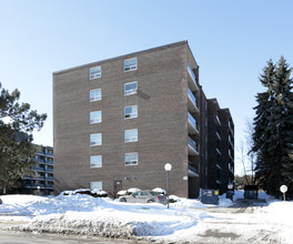 Royal Towne in Guelph, ON - Building Photo - Building Photo