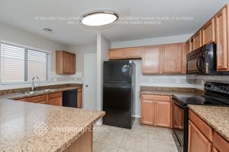 10904 W Minnezona Ave in Phoenix, AZ - Foto de edificio - Building Photo