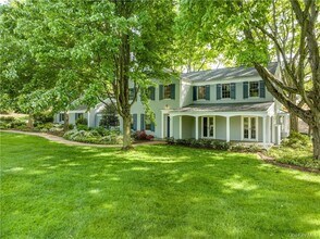 11 Sunset Ln in Rye, NY - Building Photo - Building Photo